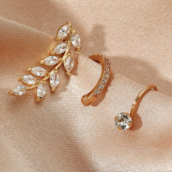 ⚜️[𝟯/$𝟭𝟴]⚜️CZ Gold Floral 3 Earrings Set NEW - Picture 2 of 5